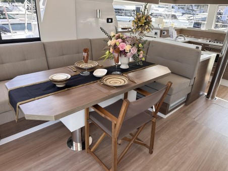 Catana Group Bali 4.2 - 4 + 1 cab. Joyous