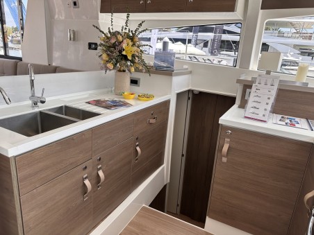 Catana Group Bali 4.2 - 4 + 1 cab. Joyous