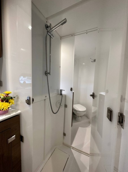 Catana Group Bali 4.2 - 4 + 1 cab. Joyous