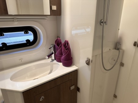 Catana Group Bali 4.2 - 4 + 1 cab. Joyous