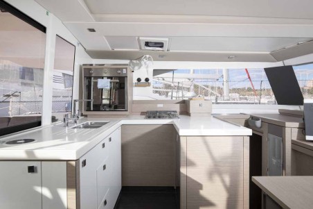 Fountaine Pajot Fountaine Pajot Astrea 42 Follow the Sun
