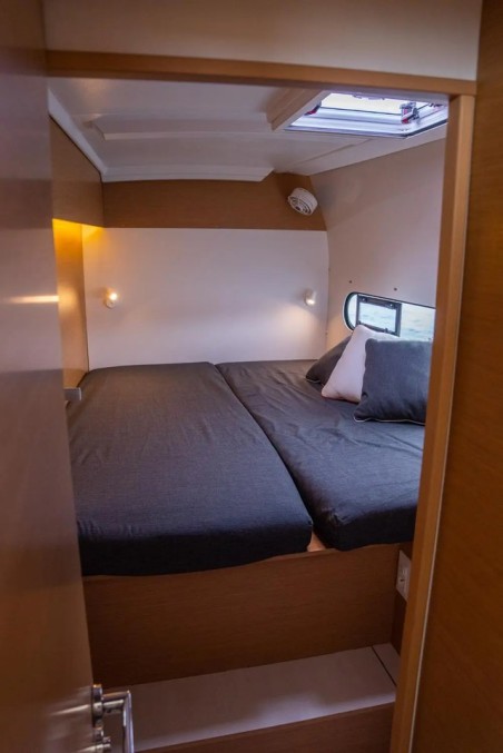 Excess Excess 11 - 4 + 2 cab. Lom