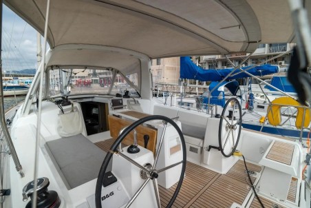 Oceanis 35.1 | Yacht Charter France | Travelboat