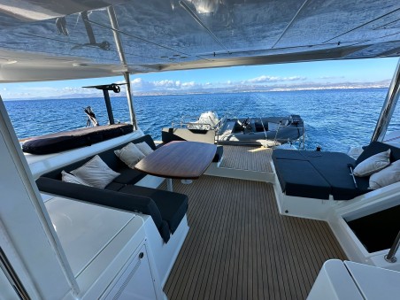 Lagoon-Bénéteau Lagoon 52 F - 6 + 2 cab. Akana