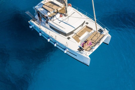 Catana Group Bali 4.1 - 4 + 2 cab. Georgia