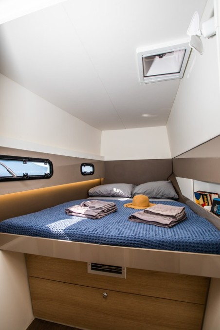 Catana Group Bali 4.1 - 4 + 2 cab. Georgia