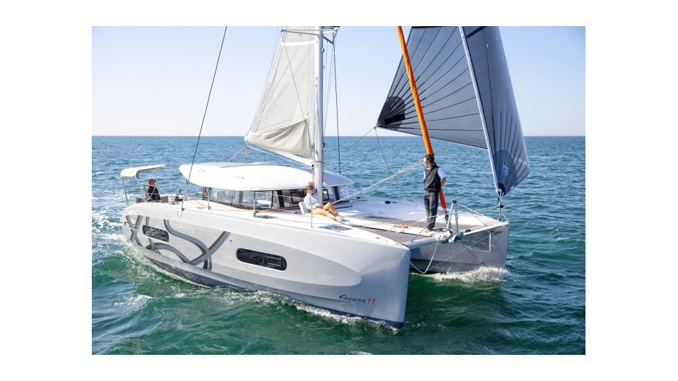 Excess Excess 11 - 4 + 1 + 1 cab. Team Let's Go