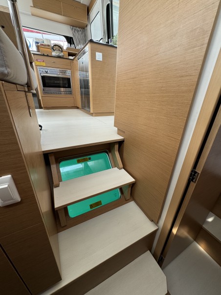 Excess Excess 11 - 4 + 1 + 1 cab. White Ivy