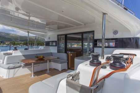 Excess Excess 15 - 6 + 2 cab. White Lotus