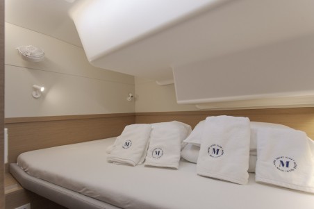 Excess Excess 15 - 6 + 2 cab. White Lotus