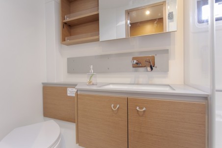 Excess Excess 15 - 6 + 2 cab. White Lotus