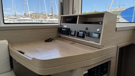 Lagoon-Bénéteau Lagoon 42 - 4 + 2 cab. Skylight