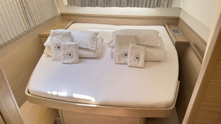 Lagoon-Bénéteau Lagoon 42 - 4 + 2 cab. Skylight