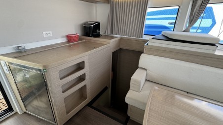 Lagoon-Bénéteau Lagoon 42 - 4 + 2 cab. Skylight