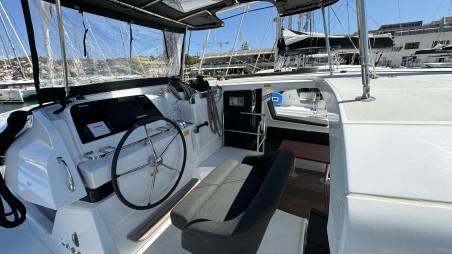 Lagoon-Bénéteau Lagoon 42 - 4 + 2 cab. Skylight