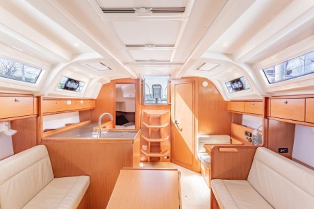 Bavaria Yachtbau Bavaria 37 - 2 cab. New Beginnings