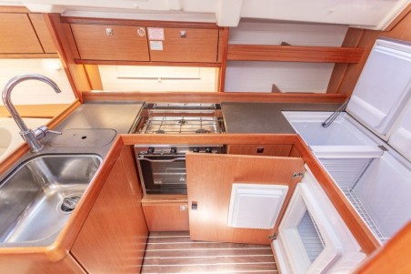 Bavaria Yachtbau Bavaria Cruiser 41 - 2 cab. Patches