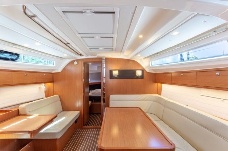 Bavaria Yachtbau Bavaria Cruiser 41 - 2 cab. Patches