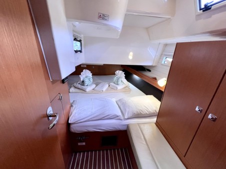 Bavaria Yachtbau Bavaria Cruiser 41 - 2 cab. Patches