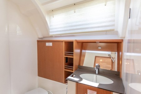 Bavaria Yachtbau Bavaria Cruiser 41 - 2 cab. Patches