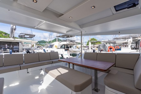 Fountaine Pajot Fountaine Pajot Astrea 42 - 4 + 1 cab. Rendezvous III