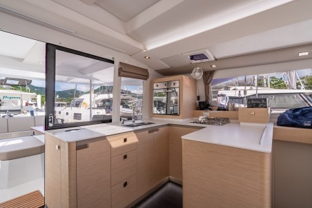Fountaine Pajot Fountaine Pajot Astrea 42 - 4 + 1 cab. Rendezvous III