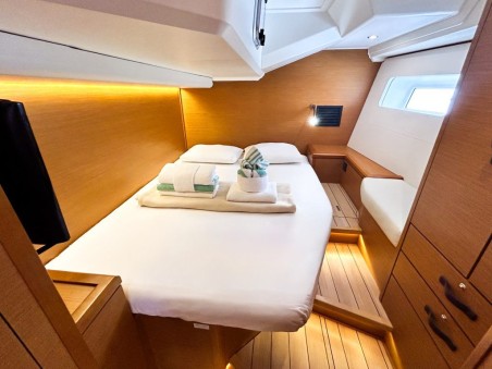 Jeanneau Jeanneau 54 - 3 cab. Paradise Found