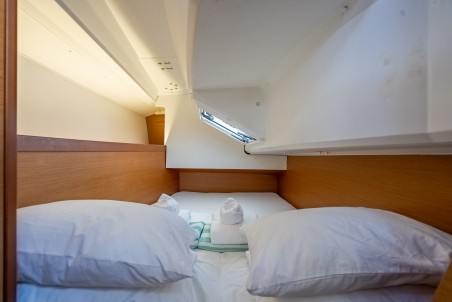 Jeanneau Sun Odyssey 349 - 3 cab. Off The Clock