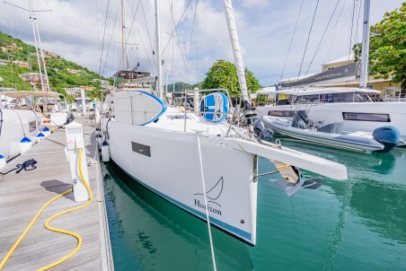 Jeanneau Sun Odyssey 410 | Yacht Charter British Virgin Islands | Travelboat