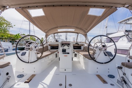 Jeanneau Sun Odyssey 410 | Yacht Charter British Virgin Islands | Travelboat