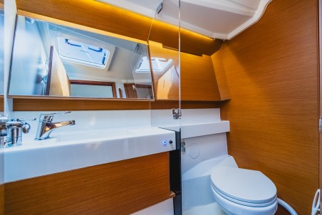 Jeanneau Sun Odyssey 410 | Yacht Charter British Virgin Islands | Travelboat