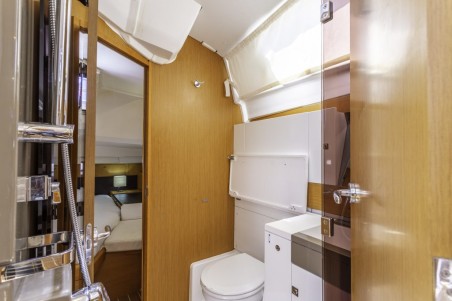 Jeanneau Sun Odyssey 44 DS Sea Wolf