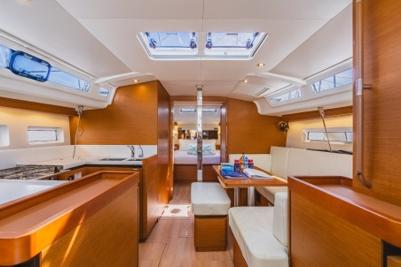 Jeanneau Sun Odyssey 440 - 3 cab. Air Guitar