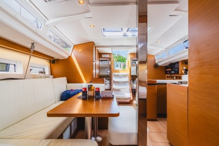 Jeanneau Sun Odyssey 440 - 3 cab. Air Guitar