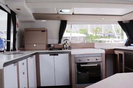 Fountaine Pajot Fountaine Pajot Tanna 47 - 5 + 1 cab. Instigator