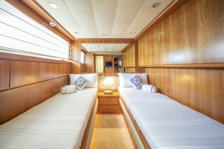 Cantieri Navali Falcon Falcon 115 Sanref