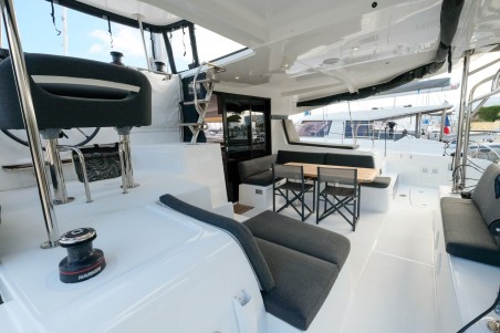 Lagoon-Bénéteau Lagoon 42 - 4 + 1 cab. White Chadal