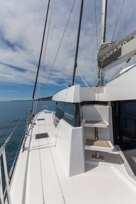 Leopard Catamarans / Robertson & Caine Leopard 42 - 3 cab. Freedom