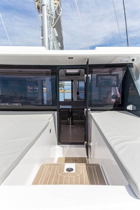 Leopard Catamarans / Robertson & Caine Leopard 42 - 3 cab. Freedom