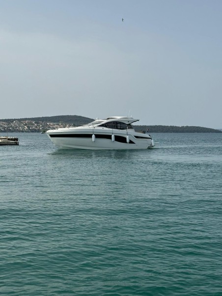 Bavaria SR41 | Czarter jachtu Chorwacja | Travelboat