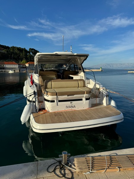 Bavaria SR41 | Czarter jachtu Chorwacja | Travelboat