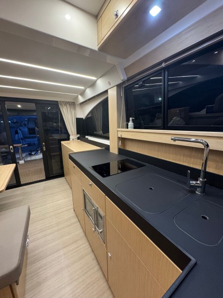 Bavaria Virtess 420 Fly | Czarter jachtu Chorwacja | Travelboat