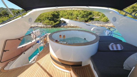 Princess Yachts Princess Y85 Insieme