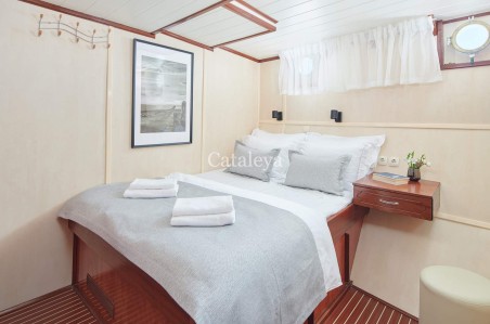 Custom Made Cataleya Cataleya