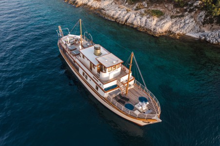 Custom Made Gallant Gallant