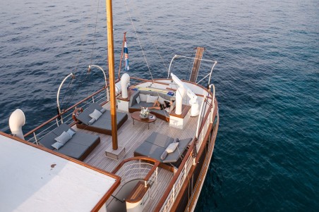 Custom Made Gallant Gallant