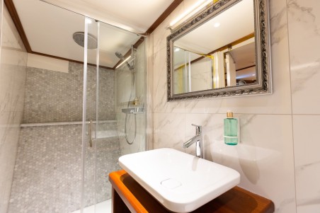 Custom Made Gallant Gallant