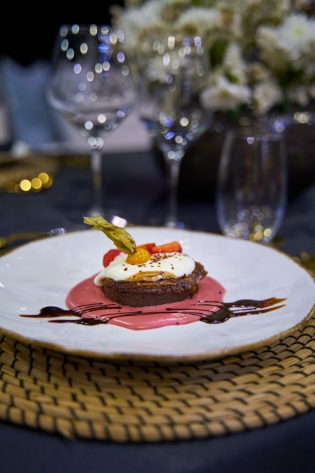 Unknown M/S Rara Avis Rara Avis