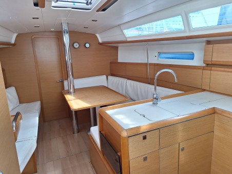 Jeanneau Sun Odyssey 379 Topaze