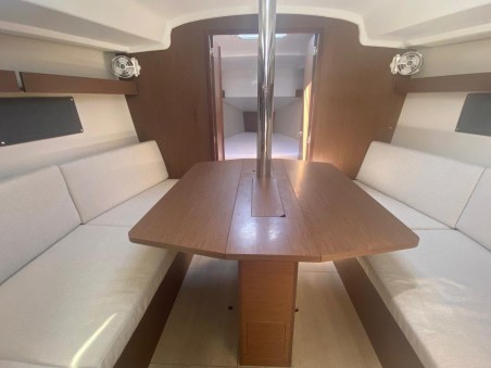 Beneteau Oceanis 34.1 | Yacht Charter Italy | Travelboat
